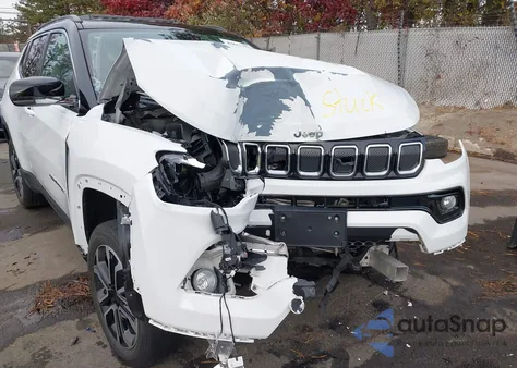 2022 Jeep Compass Limited 4X4 z USA, uszkodzony, nr VIN 3C4NJDCB2NT151553